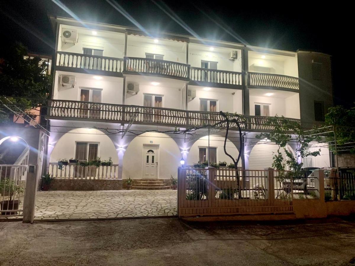 Apartments Sr Ulcinj Esterno foto