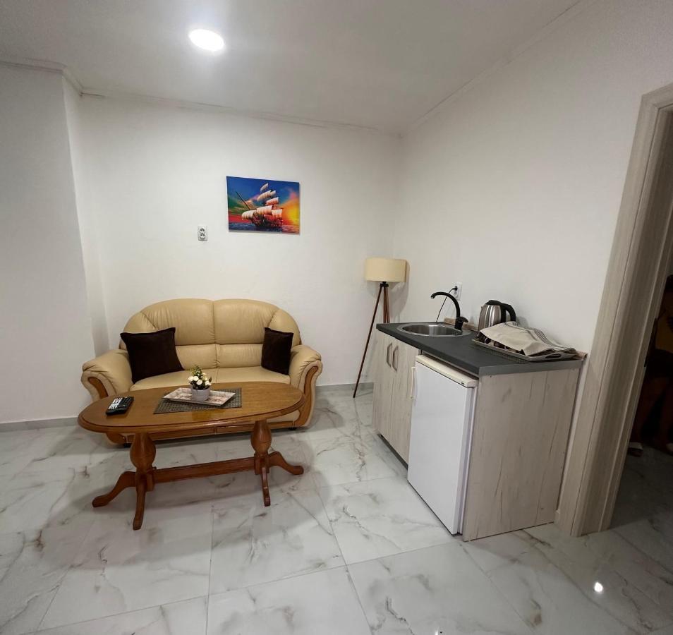 Apartments Sr Ulcinj Esterno foto